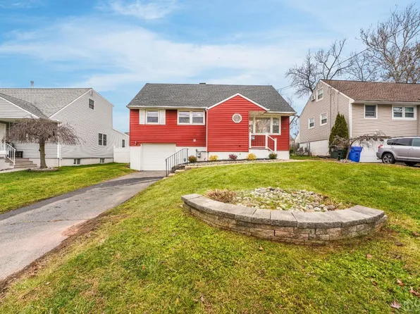 49 Jefferson St, Metuchen, NJ 08840