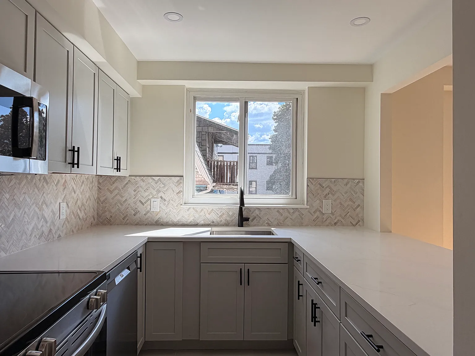 2 bed, 1068 sqft, $5,000 — Photo 4