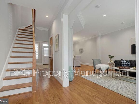 3rd image of 431 Manor Pl NW