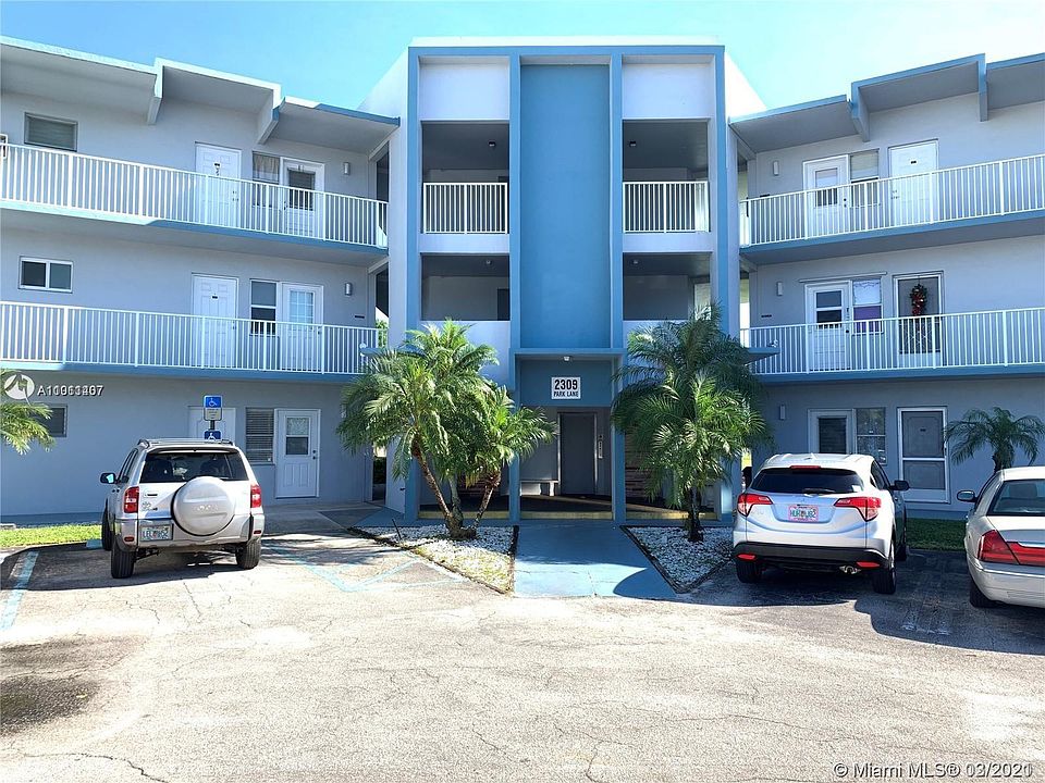 1st image of 2309 Park Ln APT 203