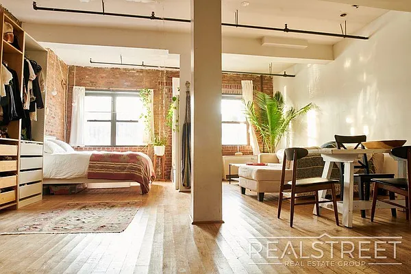 Rented by Real Street Inc | media 4