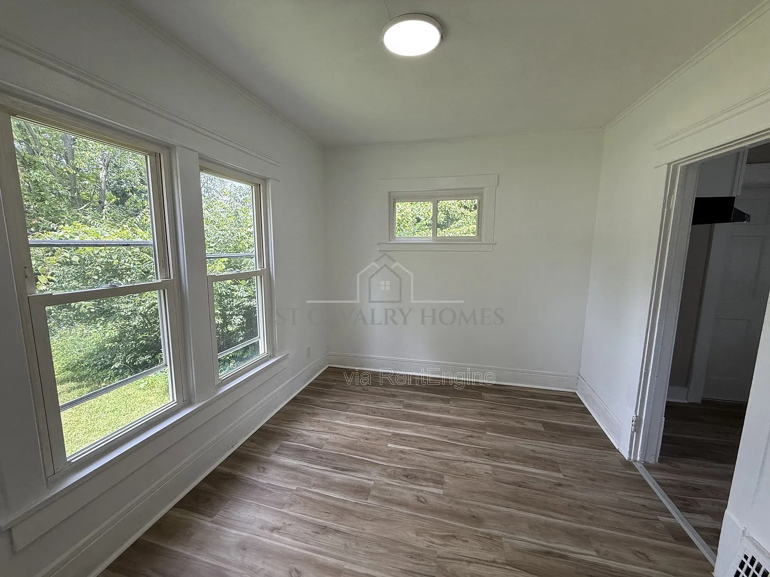 3 bed, 1.0 bath, 936 sqft, $1,250 — Photo 3