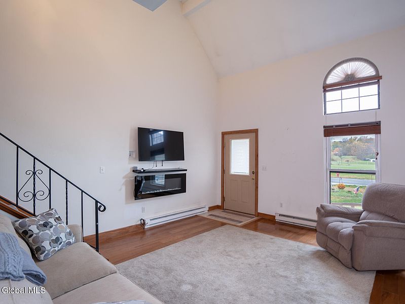 5th image of 52 Streamview Lane
