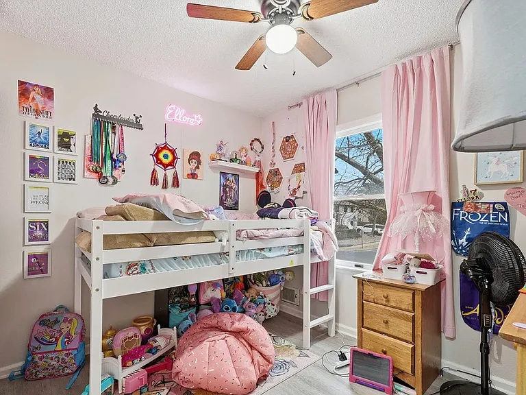 198 Village Dr — Photo 16
