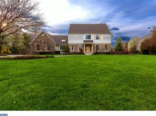 601 S Saratoga Dr, Moorestown, NJ 08057