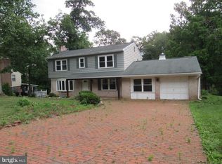 535 Gatehouse Ln E, York, PA 17402