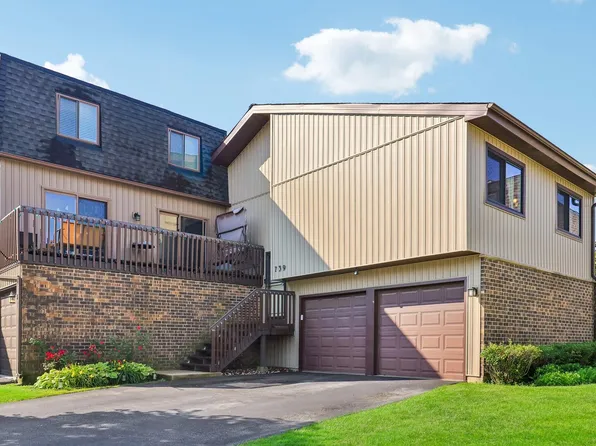 739 High Ridge Rd, Roselle, IL 60172
