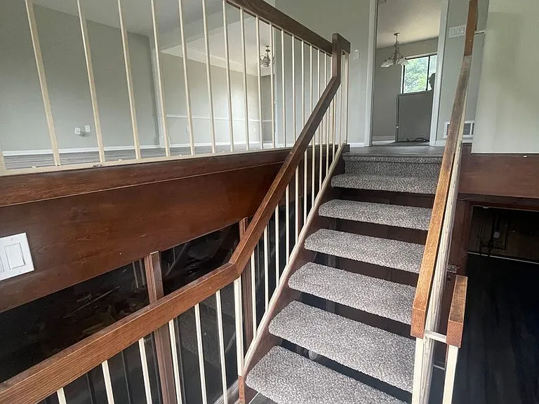 177 S Grandview Ave — Photo 2