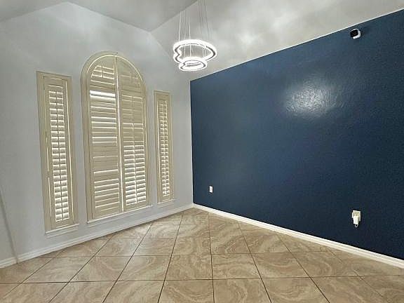 4th image of 5102 NE Haddington Pl