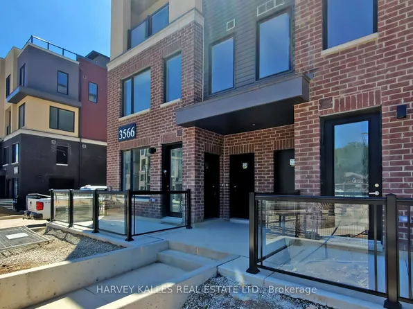 3566 Colonial Dr #23, Mississauga, ON L5L 0C1