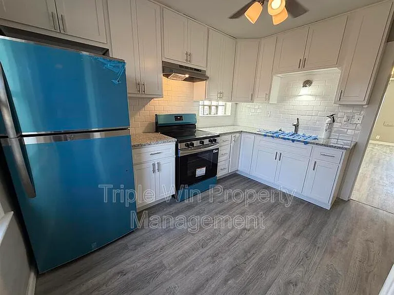 3915 Itaska St — Photo 36