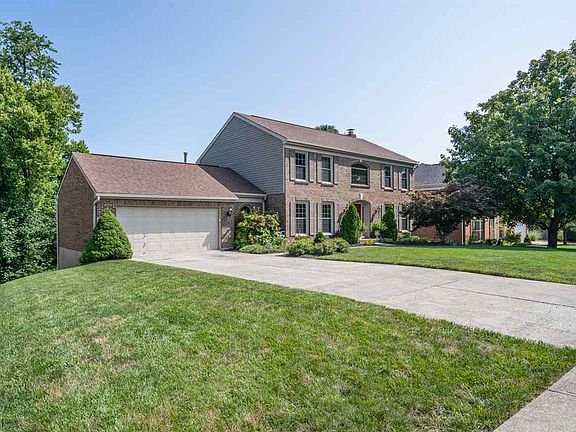 2nd image of 823 Riverwatch Dr