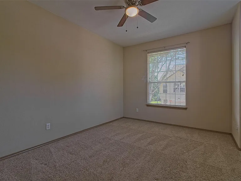 2903 Whisper Oaks Ln #A — Photo 21
