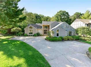 29301 Wolf Rd, Bay Village, OH 44140