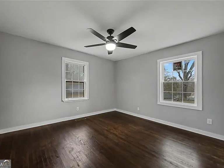 725 Matilda Pl N — Photo 18