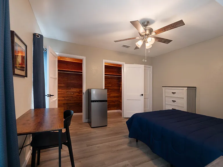 325 S Saunders St #1 — Photo 24