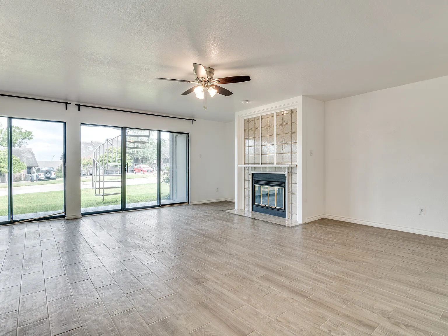 2 bed, 1185 sqft, $1,850 — Photo 3