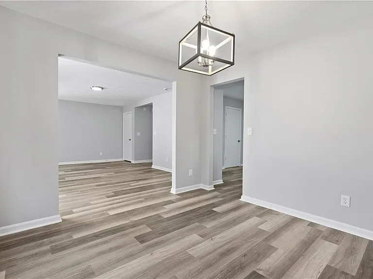 6623 Sevenoaks Dr — Photo 6