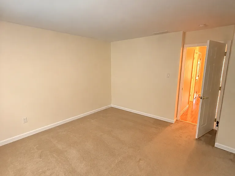 4 Laurel Heights Rd #4 — Photo 16