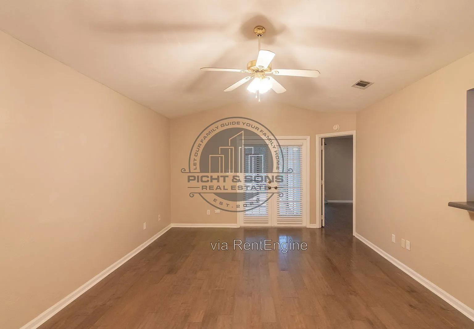 2 bed, 2.0 bath, 1041 sqft, $1,600 — Photo 3