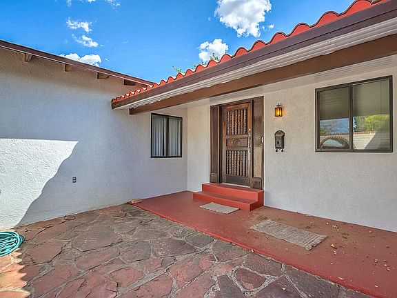 4th image of 1331 Hertz Dr SE