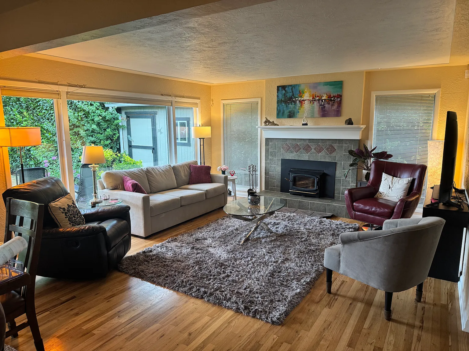 4 bed, 2277 sqft, $5,400 — Photo 2