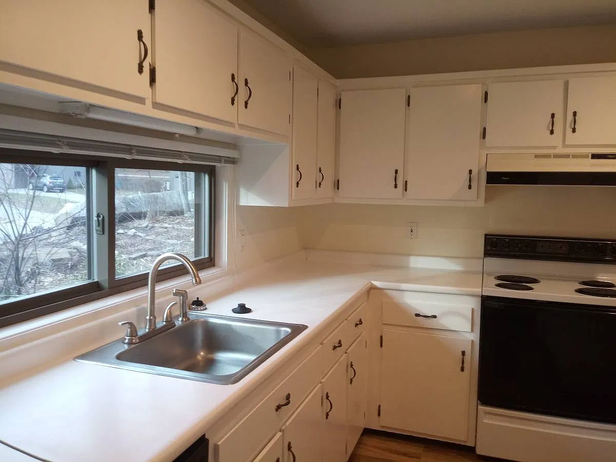 3 bed, 1400 sqft, $3,000 — Photo 3