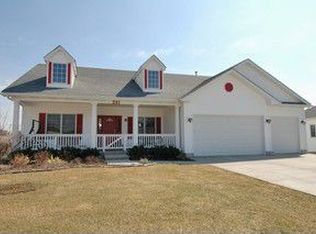 241 Schmidt Dr, Hampshire, IL 60140