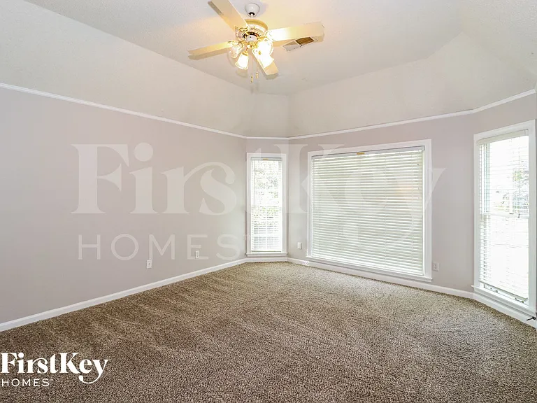 7780 Hawkcrest Dr — Photo 8