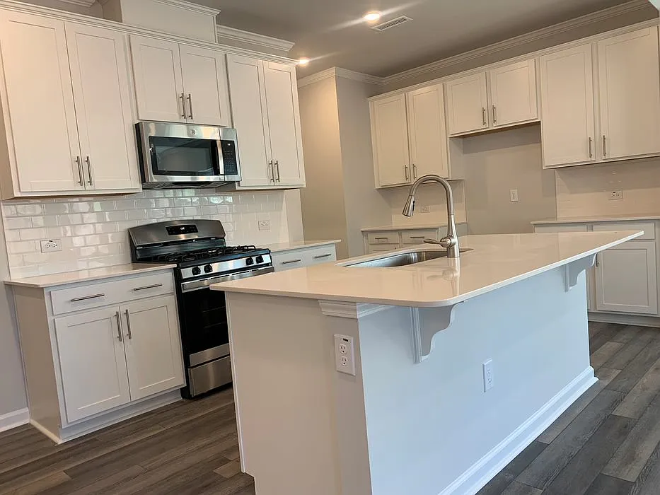139 Yellow Iris Dr - 1 — Photo 2