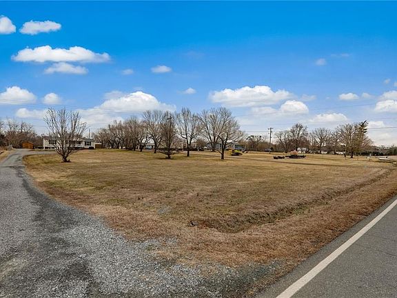 2nd image of 399 Ashland Rd