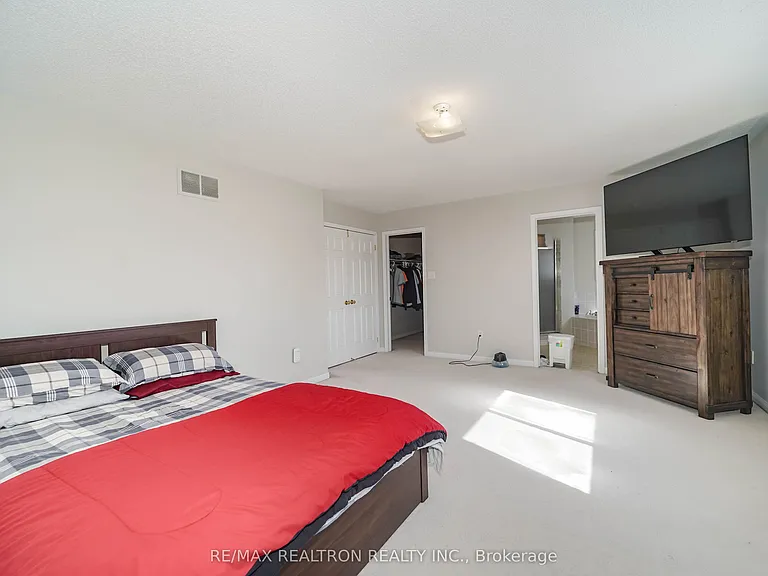 59 Scottsdale Dr — Photo 18