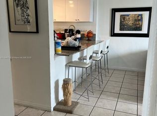 4550 NW 9th St APT 320E, Miami, FL 33126