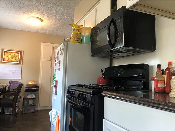 5th image of 4017 Tacoma St