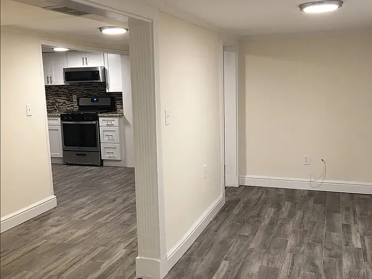 12 Lowell St #1 — Photo 3