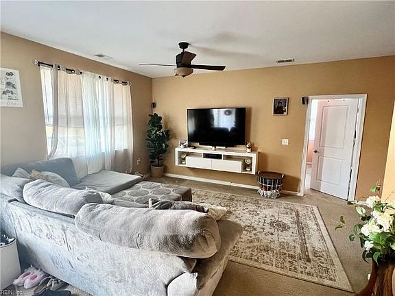 4th image of 751 Lacy Oak Dr