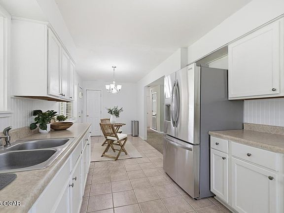 3rd image of 303 Verbryck St