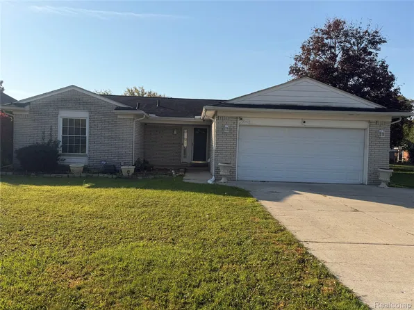 22043 Hallcroft Ln, Southfield, MI 48034