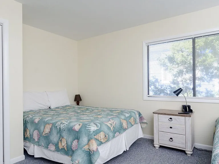 13 E Henderson St #2 — Photo 16