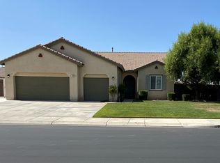 15803 Saint Clement Way, Bakersfield, CA 93314