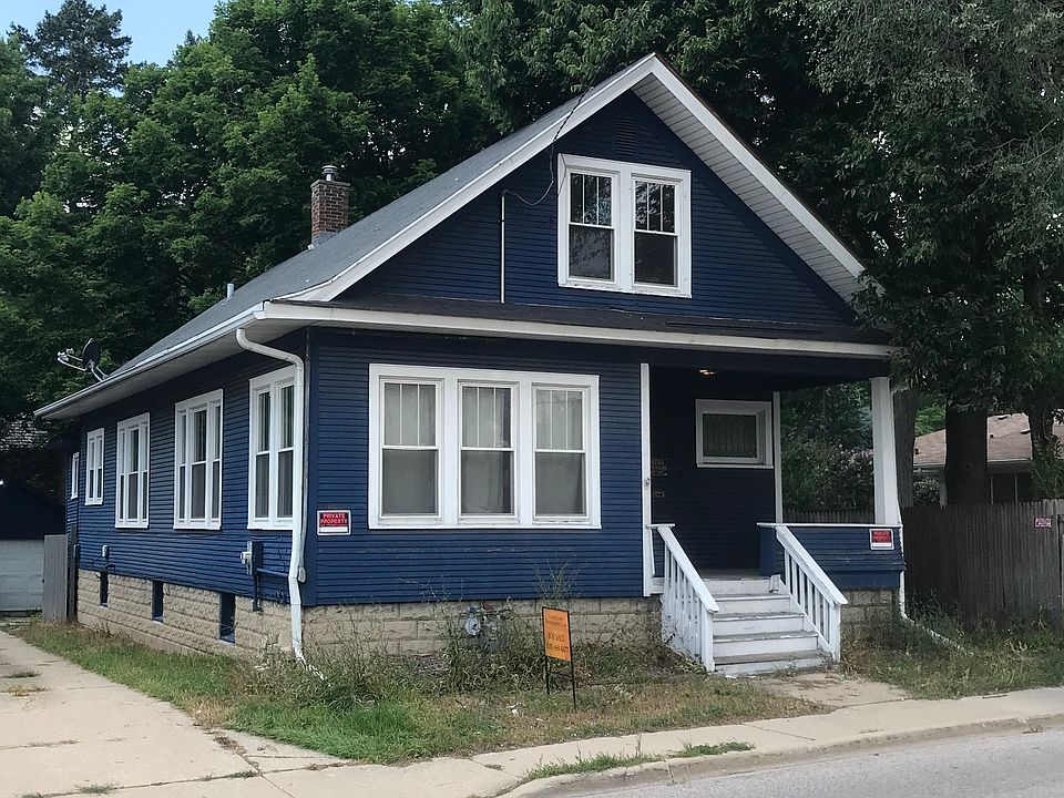 1st image of 742 N Lake St