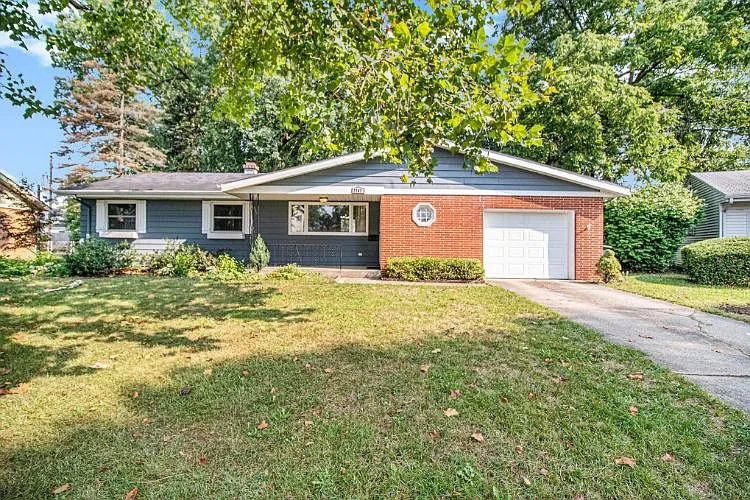 2747 Portland Ln photo 1