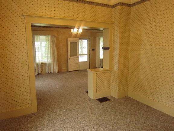 4th image of 249 Highland Blvd