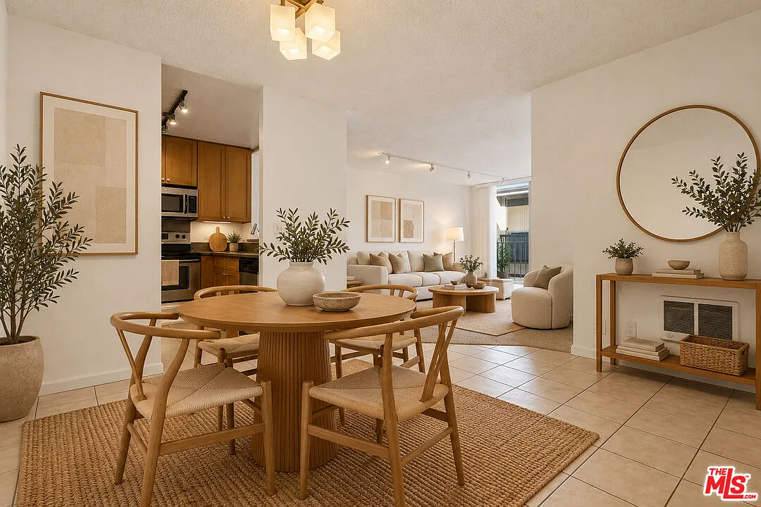 1 bed, 1.0 bath, 686 sqft, $2,700 — Photo 1