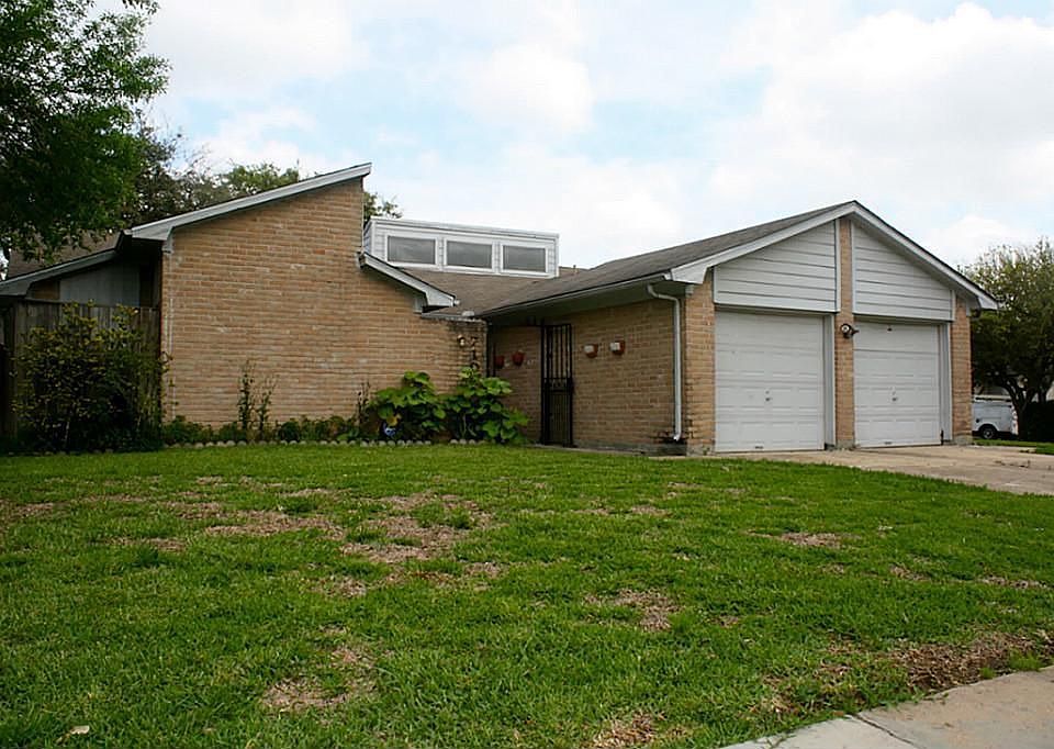 1st image of 7102 Longvine Dr