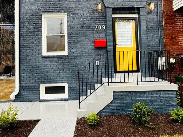 709 Adrian St SE, Washington, DC 20019