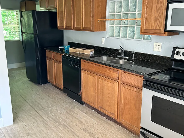 2310 Wood St — Photo 3