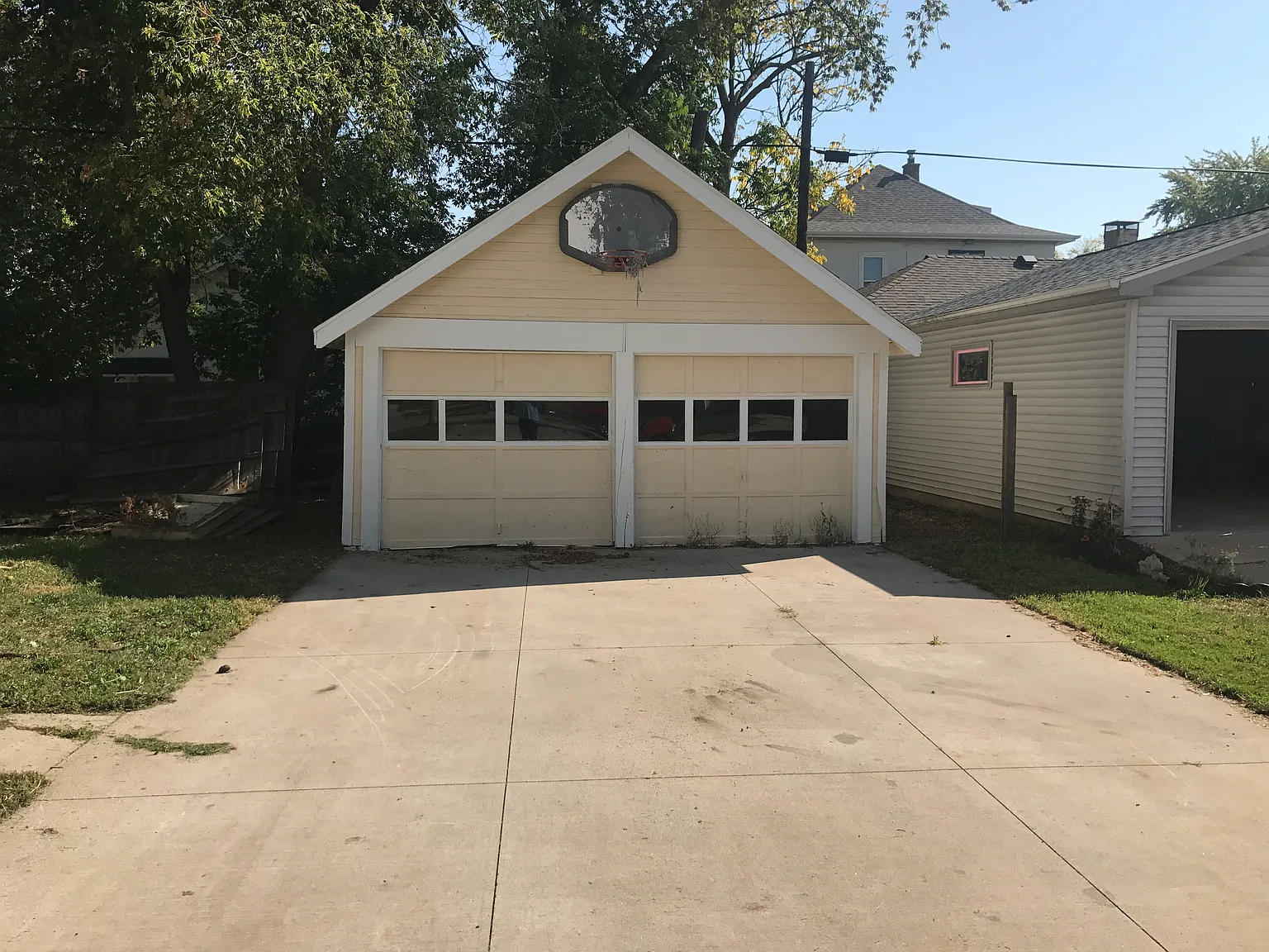 3 bed, 1.5 bath, 1296 sqft, $1,485 — Photo 2