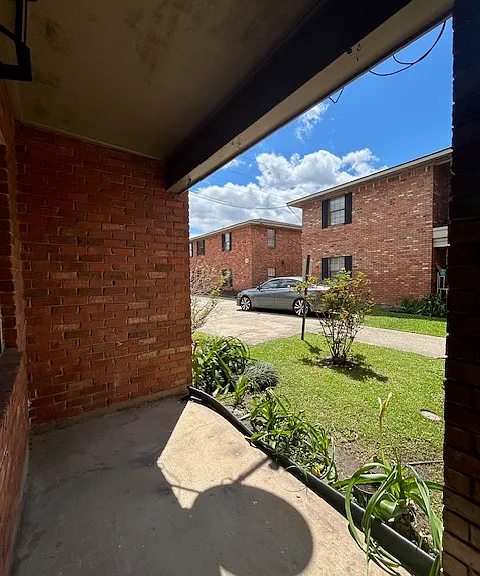 1506 Delplaza Dr #B — Photo 7