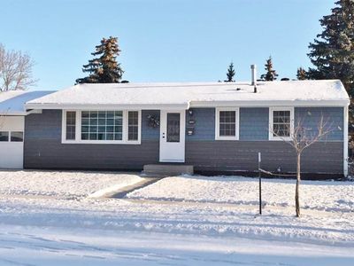 1332 Tuxedo Rd, Minot, ND, 58703
